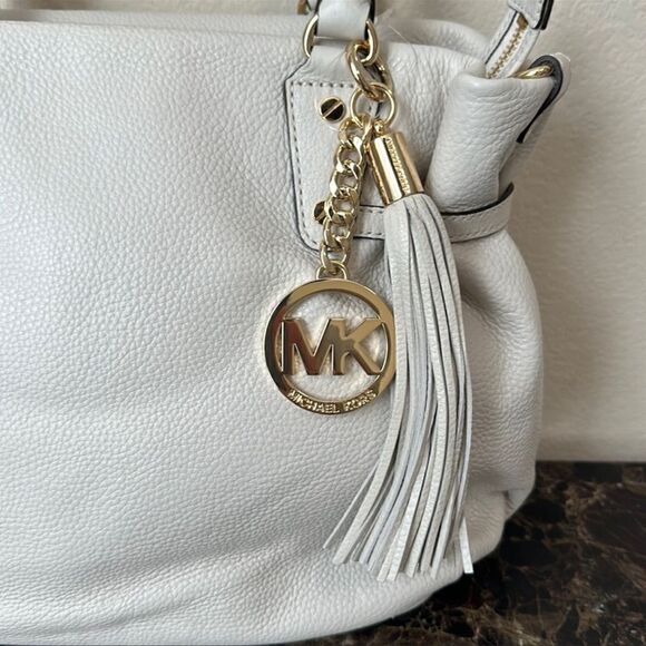 New Michael Kors Megan Large Vanilla Satchel Crossbody - Picture 15 of 16